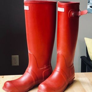 Red Matte Hunter Rain Boots
